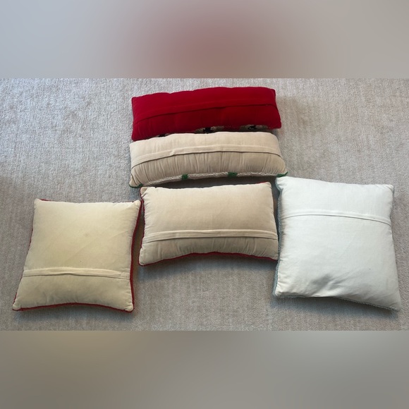 BUNDLE OF (5) HANDMADE WOOL HOOKED CHRISTMAS PILLOWS - Picture 5 of 8